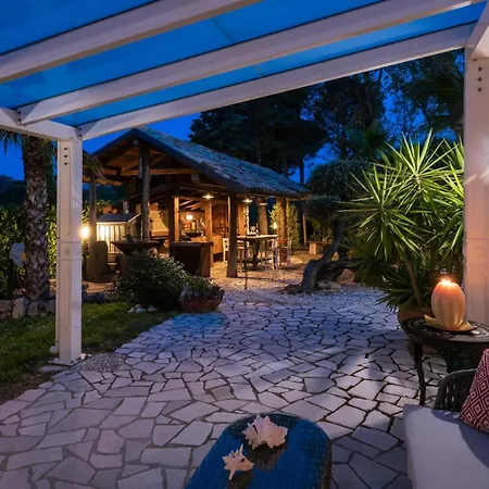 Casa Di Pali 8, Emma Parrochia di Ripe