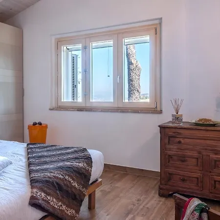 Casa Di Pali 8, Emma