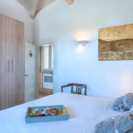 Casa Di Pali 8, Emma Villa